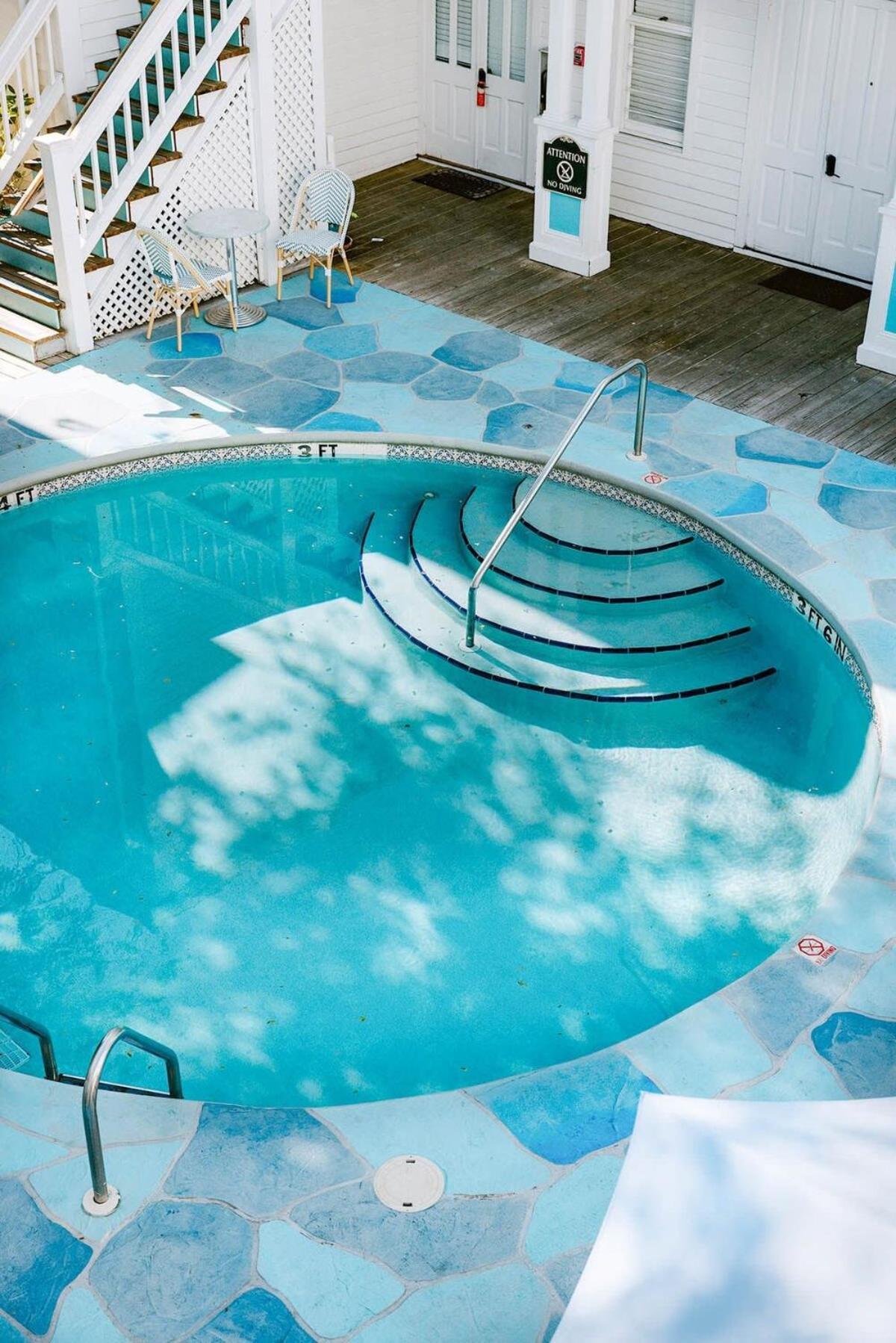 Deluxe King With Balcony - At James House With Parking! Key West Extérieur photo