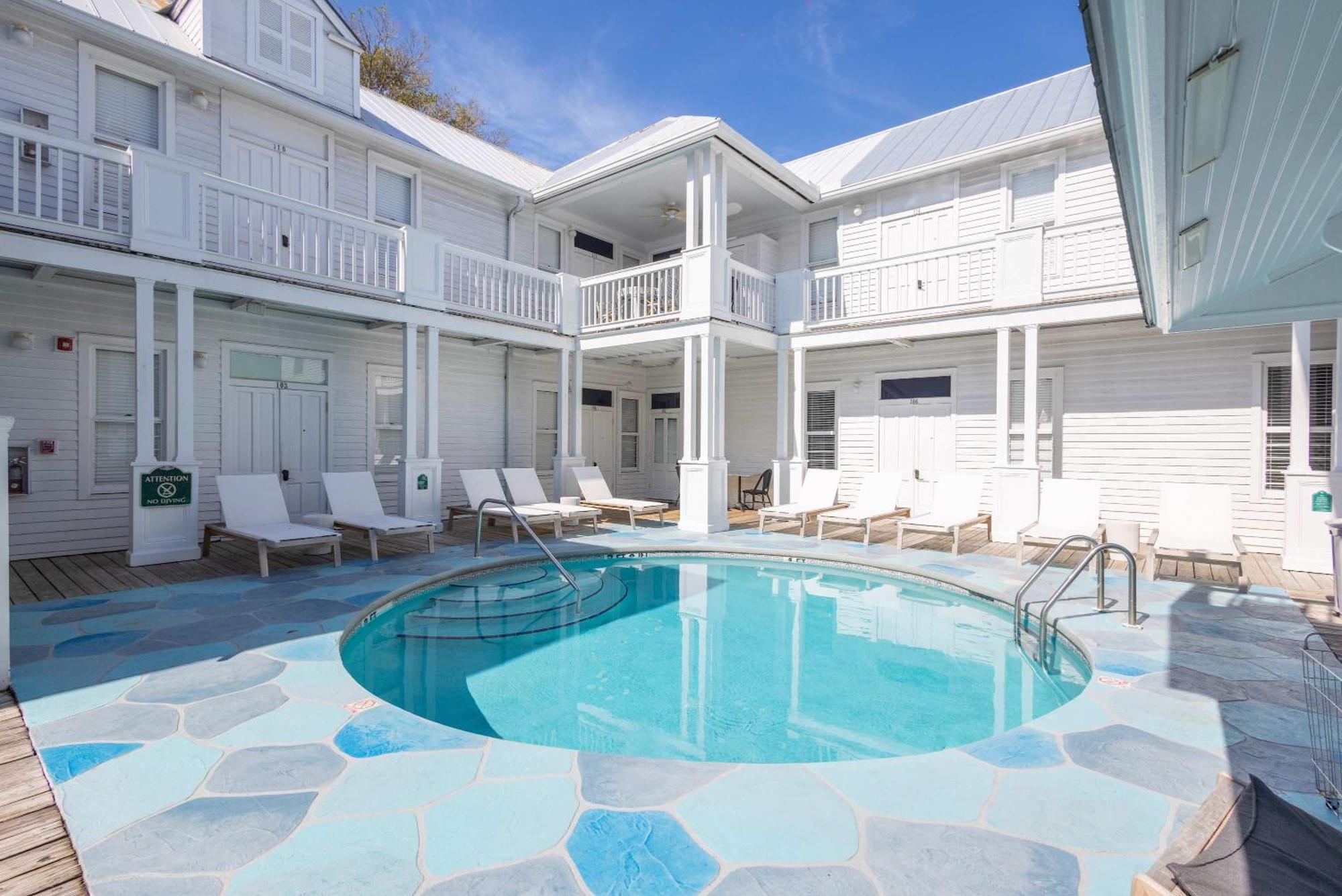 Deluxe King With Balcony - At James House With Parking! Key West Extérieur photo