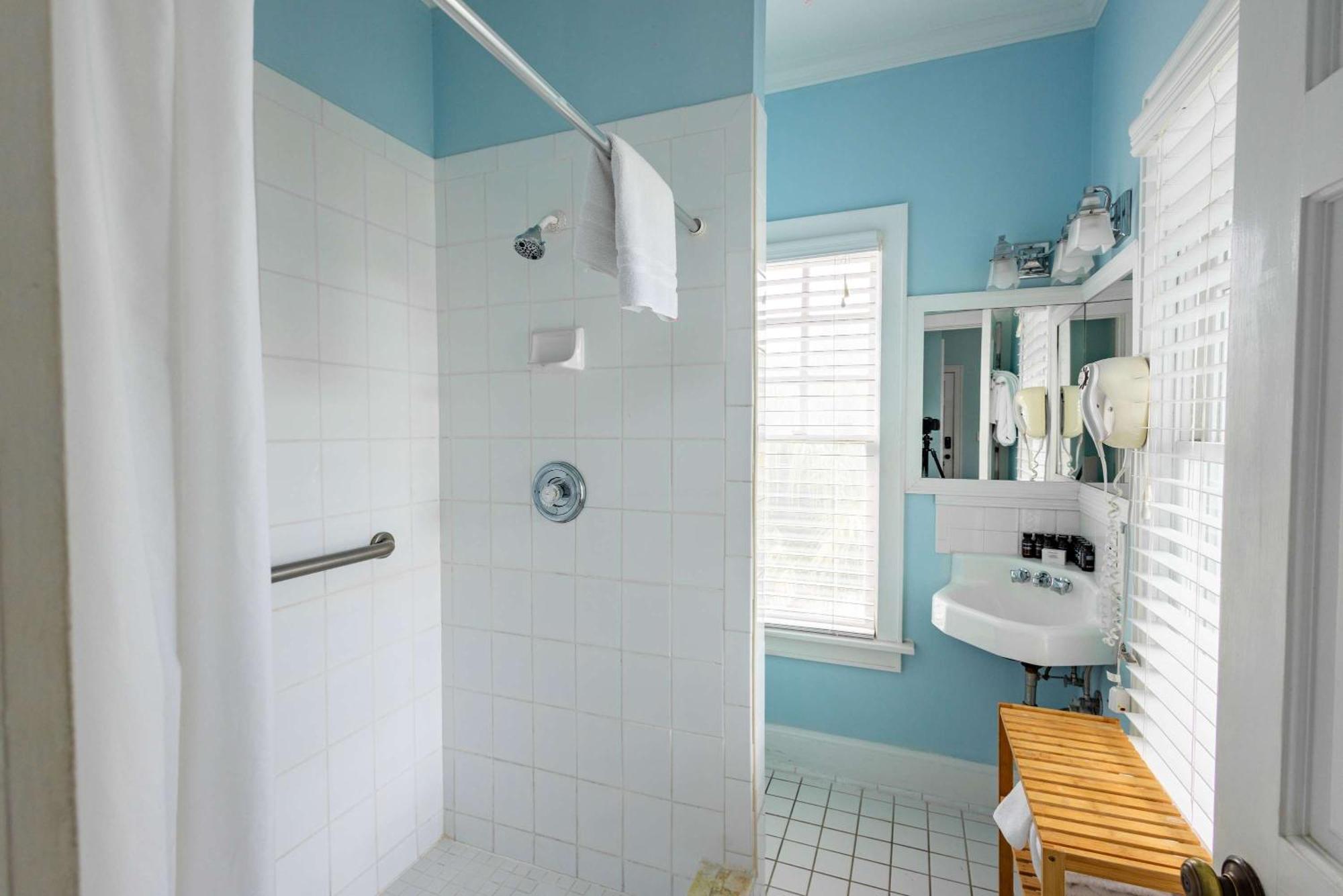 Deluxe King With Balcony - At James House With Parking! Key West Extérieur photo