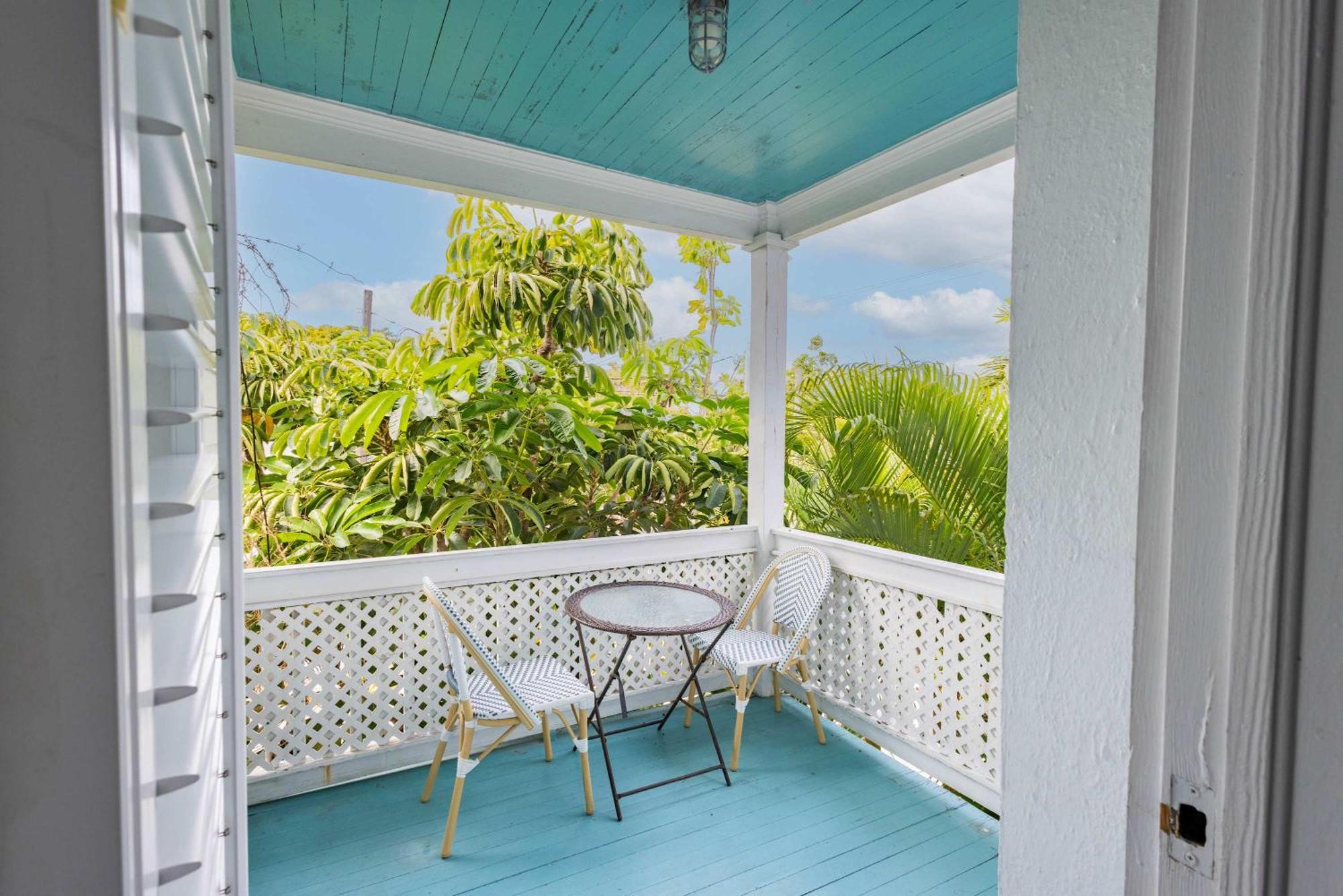 Deluxe King With Balcony - At James House With Parking! Key West Extérieur photo