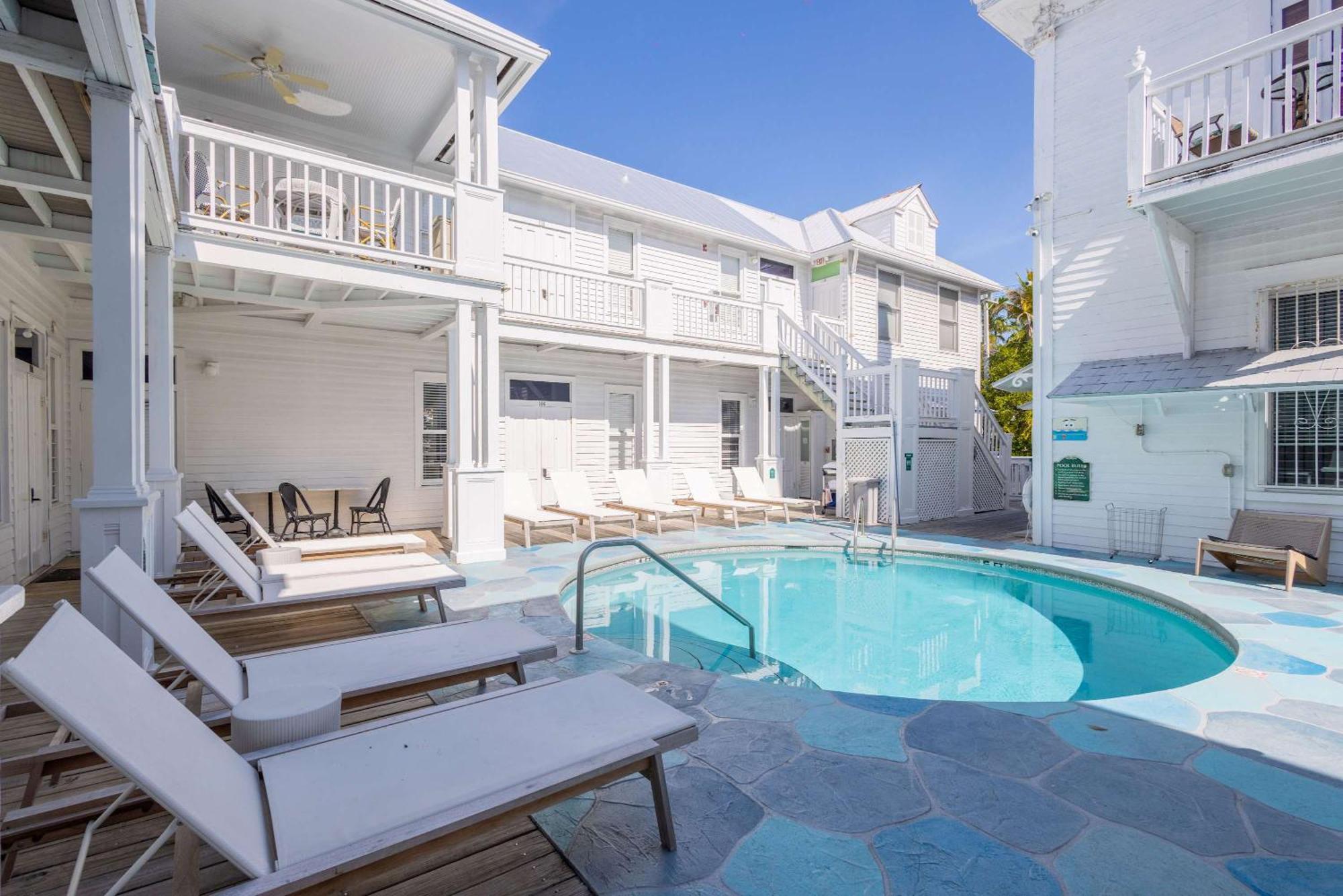 Deluxe King With Balcony - At James House With Parking! Key West Extérieur photo