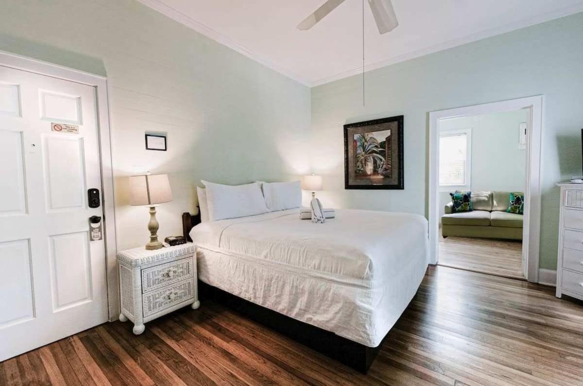 Deluxe King With Balcony - At James House With Parking! Key West Extérieur photo