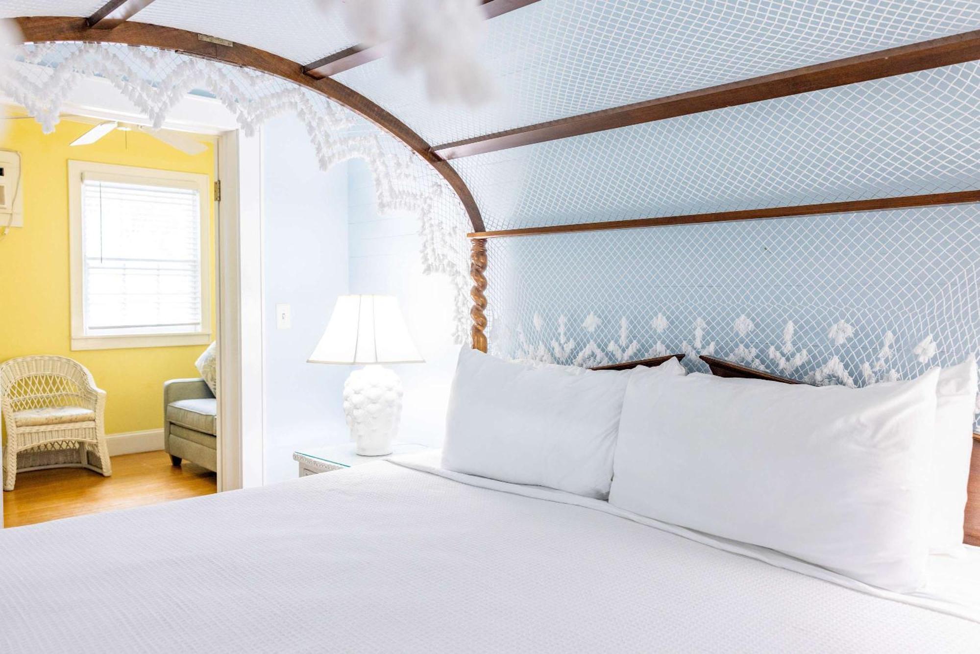 Deluxe King With Balcony - At James House With Parking! Key West Extérieur photo